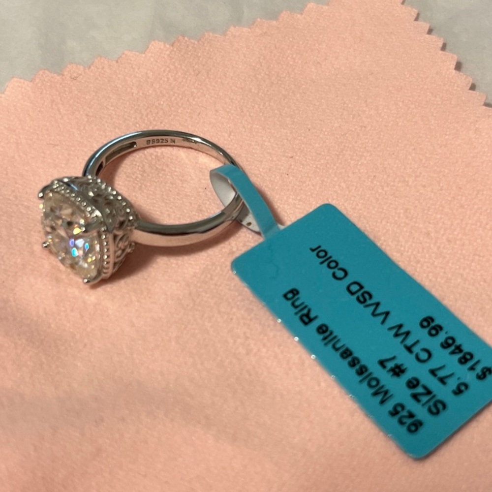 925 Moissanite Ring - Size 7 - Picture 7 of 13